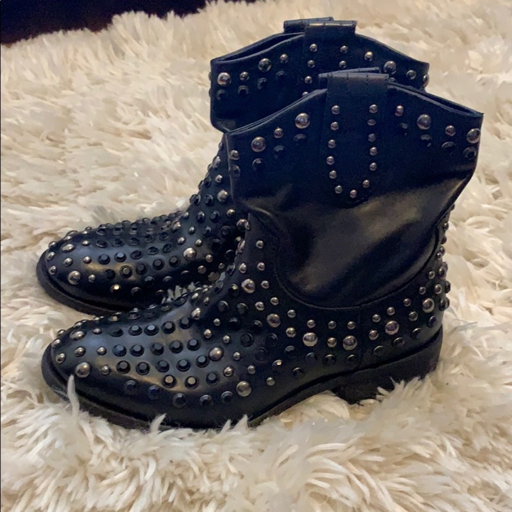 Chuckles Shoes